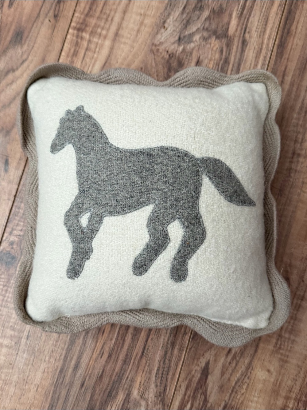Mud Pie Cream Throw Pillow with Taupe Ribbon Boarder Gray Horse Appliqué 8”x8”
